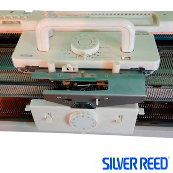 Silver Reed SK 840/SRP 60N вязальная машина